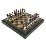 Италиански комплект шах и табла Italfama - Napoleon vs Russians, кожена кутия, 35 x 35 см, зелен цвят - Image 2