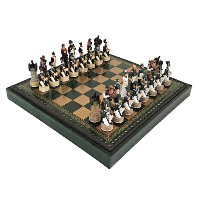Италиански комплект шах и табла Italfama - Napoleon vs Russians, кожена кутия, 35 x 35 см, зелен цвят - Image 2