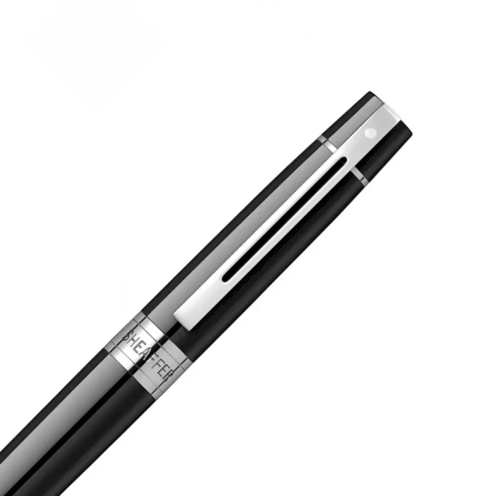Подаръчен комплект Sheaffer - химикалка 300 Black CT и калъф за кредитни карти и документи - Image 5