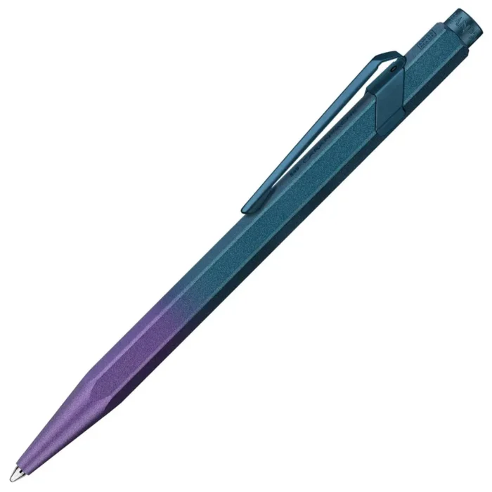 Химикалка Caran d'Ache 849 - Claim Your Style Special Edition, Purple Ocean - Image 2